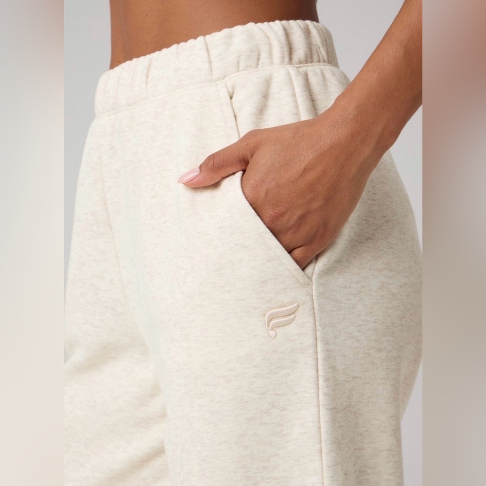 Fabletics Cozy Fleece Go-To Sweatpants Bone Heather S - Picture 3 of 6